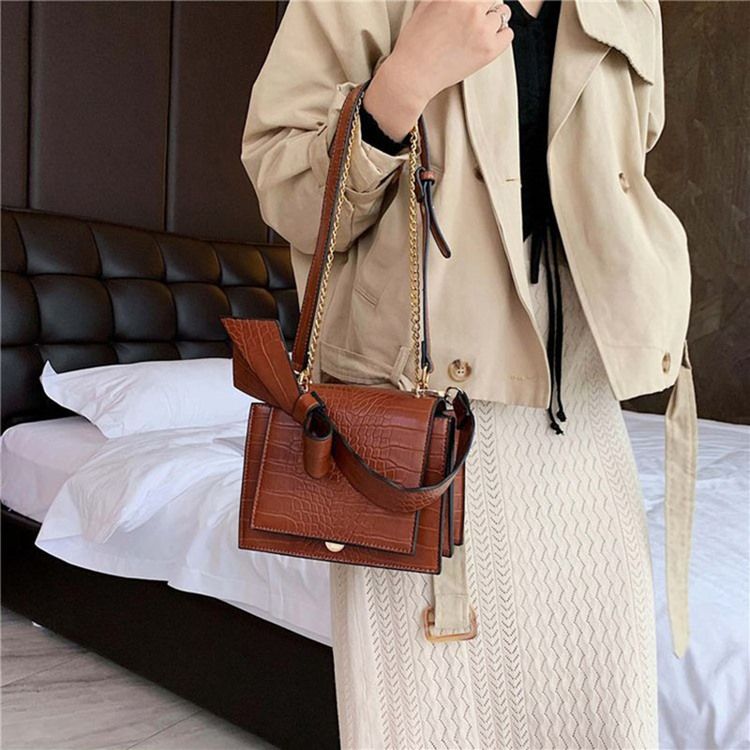 Embossing Alligator Pu Square Crossbody-Vesker